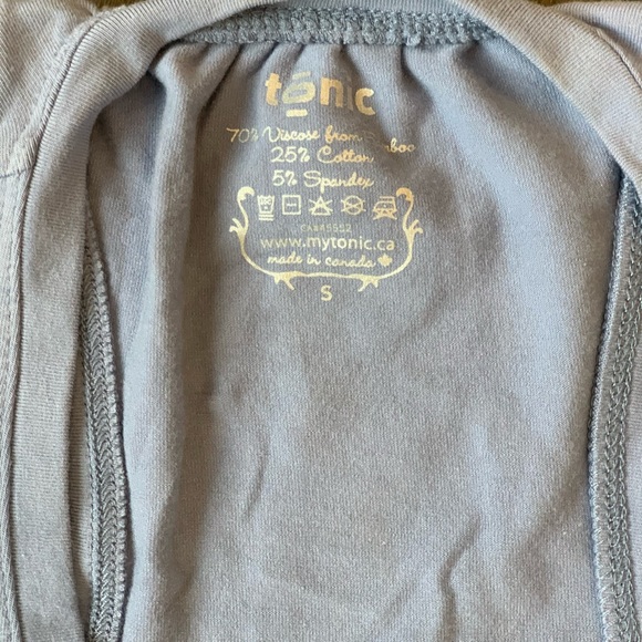 🛍2/$25 NWT Tonic Daffodil Tank - Picture 2 of 6